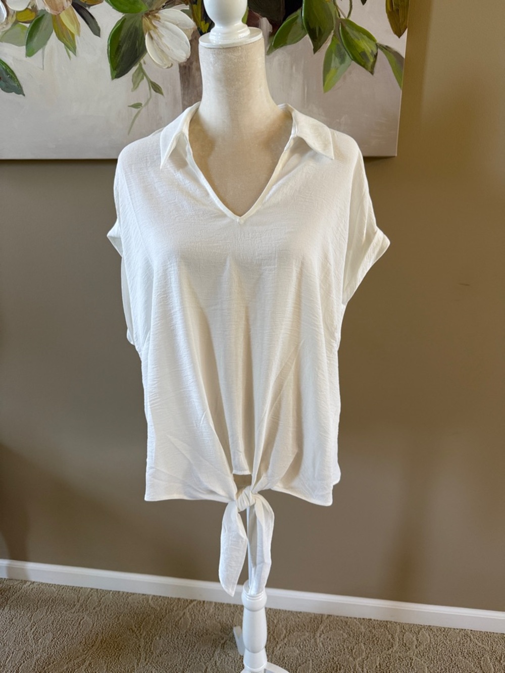 Women's White V-Neck Tie-Front Collared Tunic